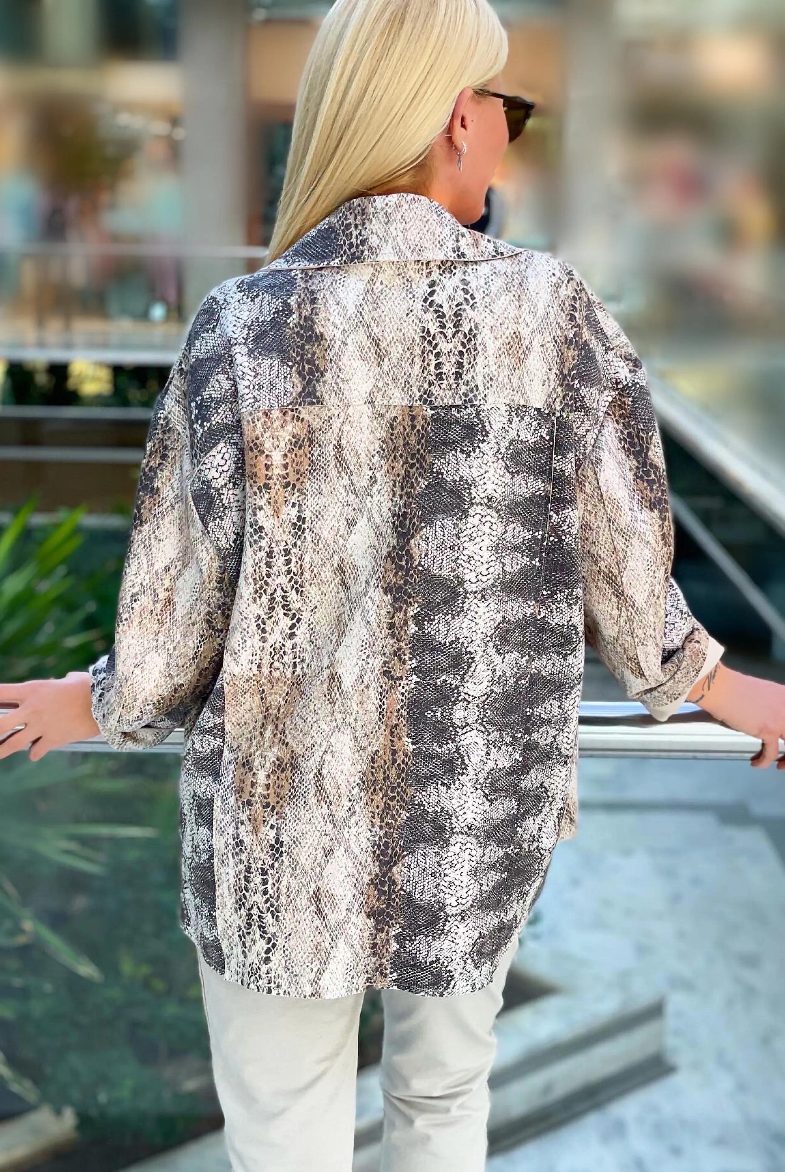 ΠΟΥΚΑΜΙΣΟ ΑΛΚΑΝΤΑΡΑ SNAKE PRINT ΣΕ ΦΑΡΔΙΑ ΓΡΑΜΜΗ