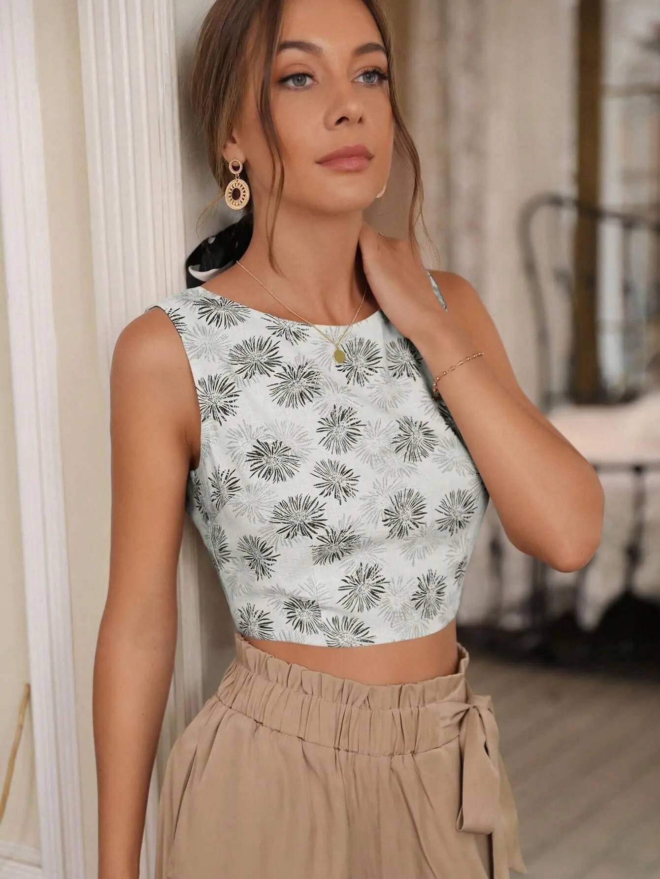 Aahwan Style: Trendy Back-Printed Crop Tops for Women – Elevate Your Wardrobe!