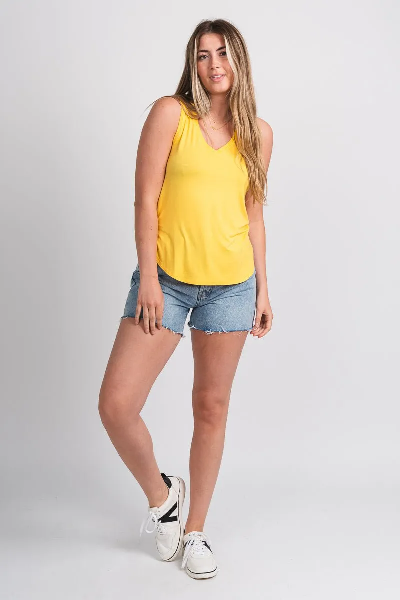 Basic v-neck tank top pineapple