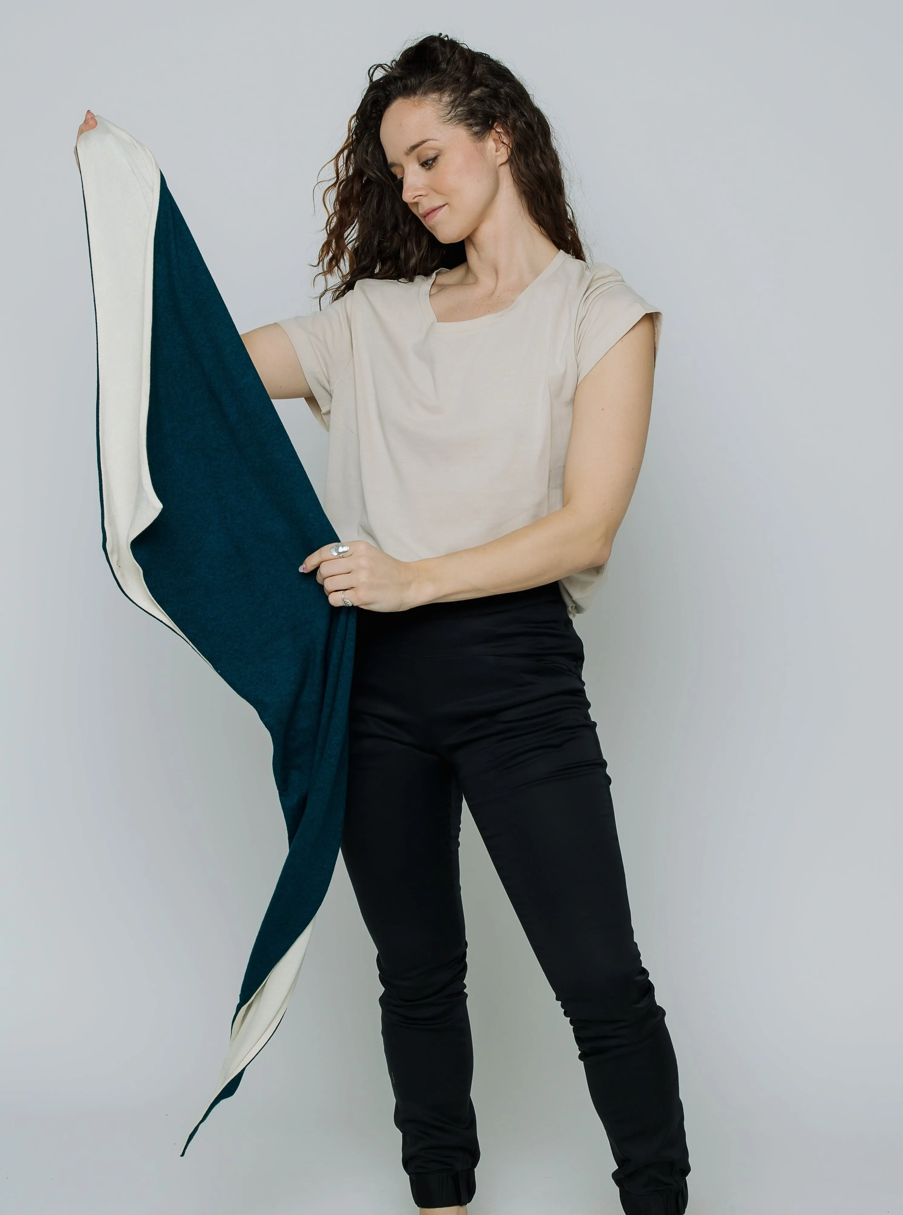 Sara 2-Tone Wrap Scarf (Evergreen   White)